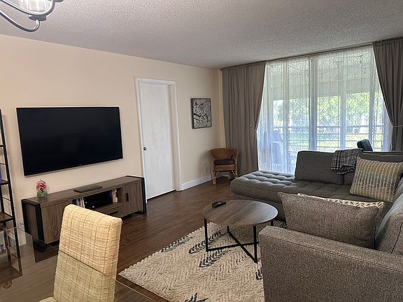 3rd image of 9420 Poinciana Pl APT 315