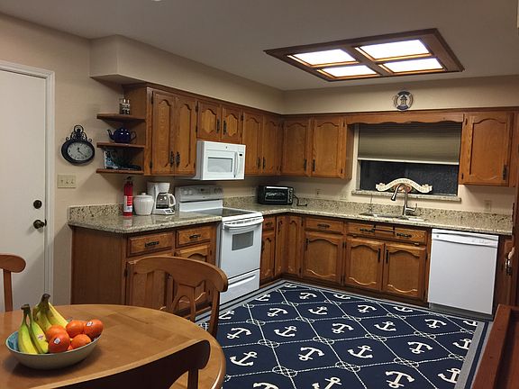 4th image of 4316 N Missouri St