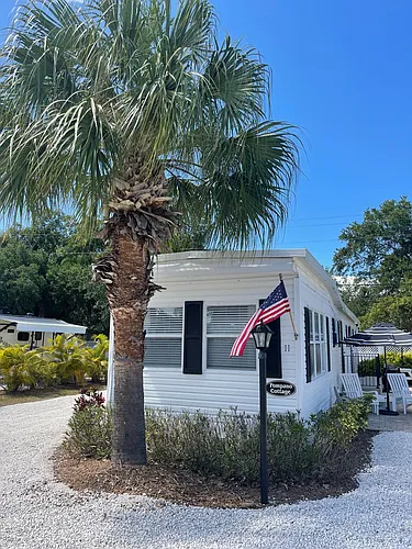 11330 S Indian River Dr #11 Photo 1