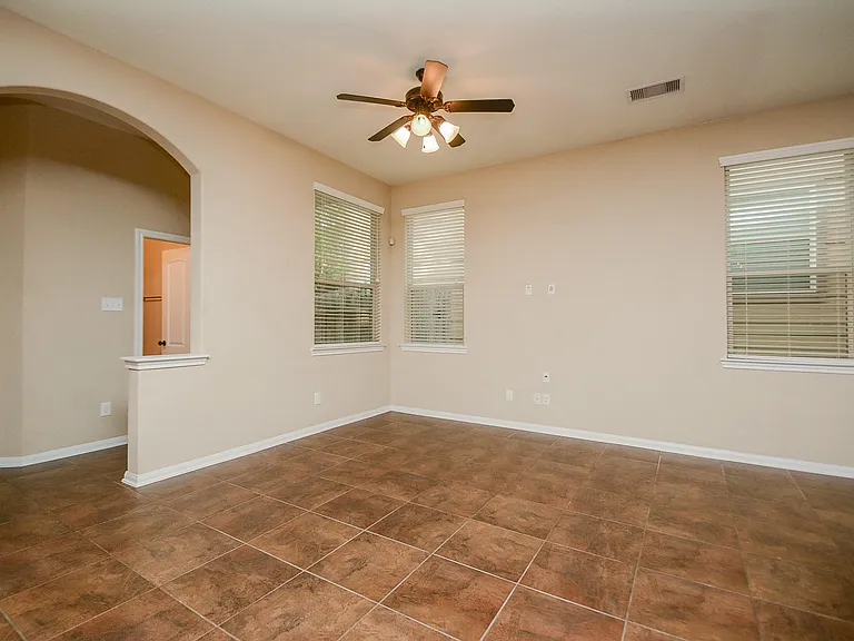 22 Cheswood Manor Dr — Photo 28