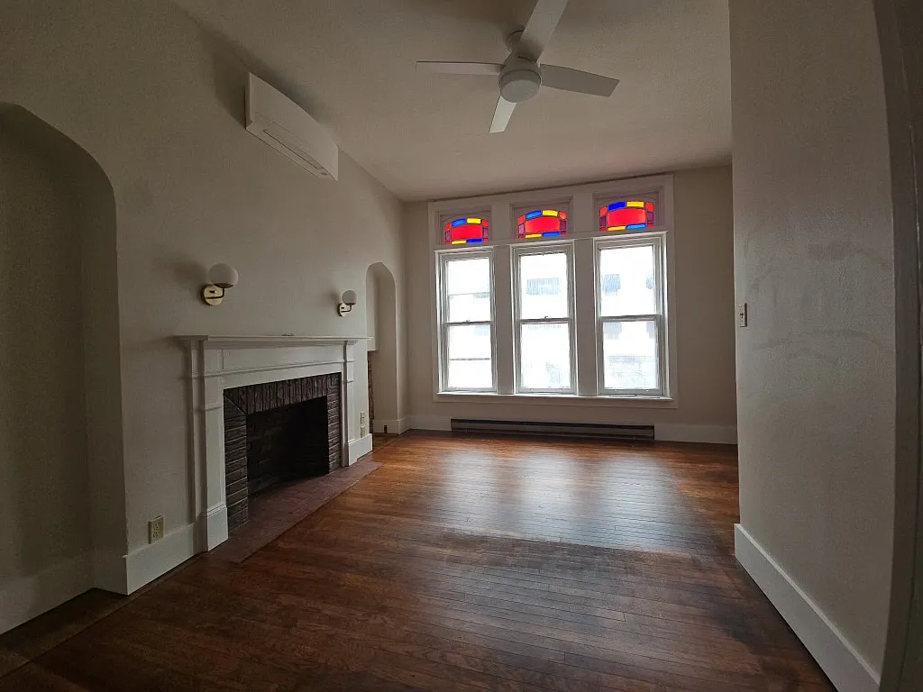 1 bed, $1,100 — Photo 2