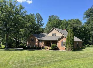 1420 Cantrell Dr, Cottontown, TN 37048