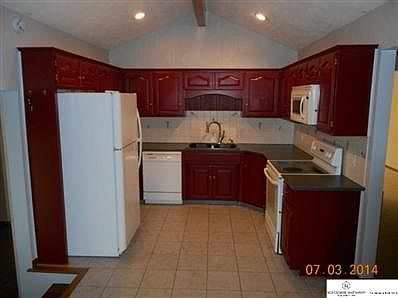 5th image of 1723 N 160th St