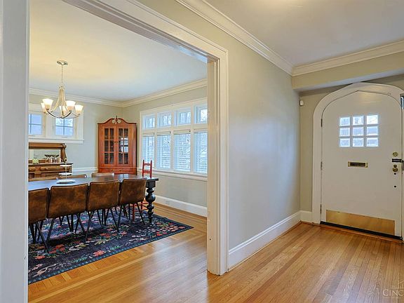 4th image of 5835 Montgomery Rd