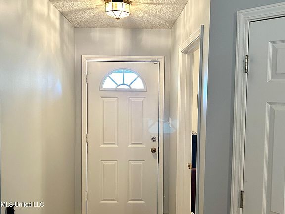 4th image of 129 Evergreen Dr