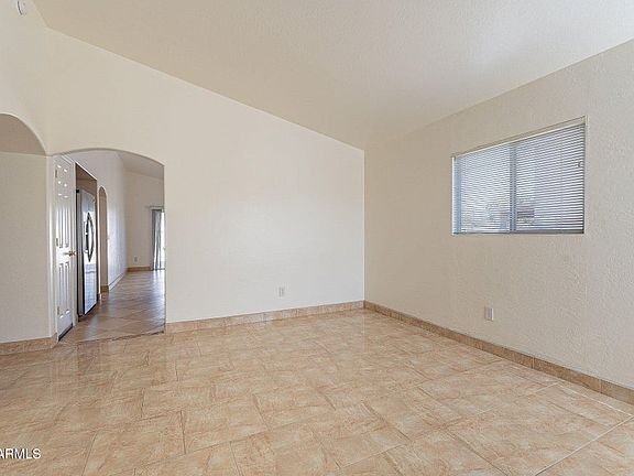 3rd image of 1338 W Roosevelt Ave