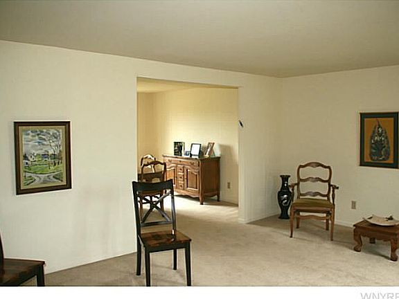 5th image of 195 Oakbrook Dr