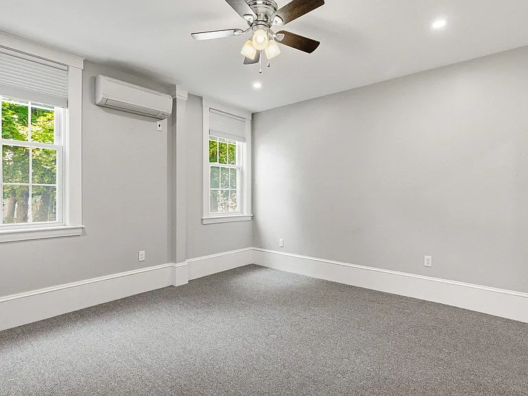 649 State St #A — Photo 21