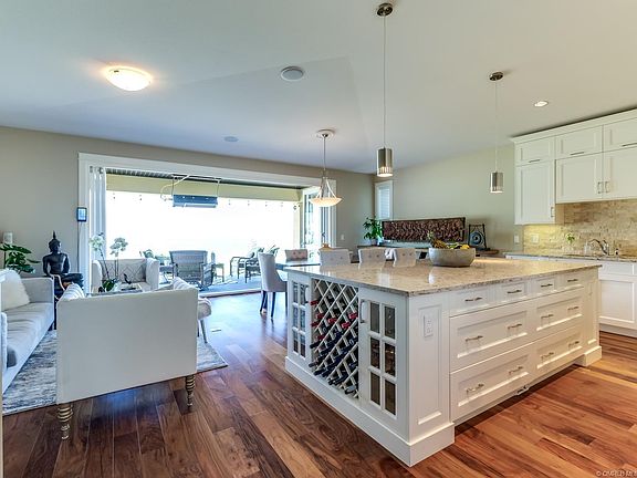 2nd image of 1580 Marina Way