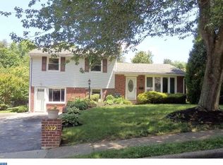 332 Candlewood Rd, Broomall, PA 19008
