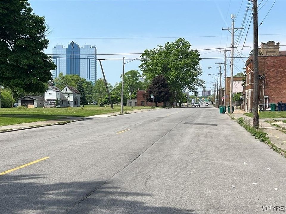 2nd image of 1602 Niagara St #9