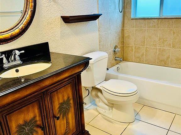 4th image of 2190 SE 5th St APT 3-B