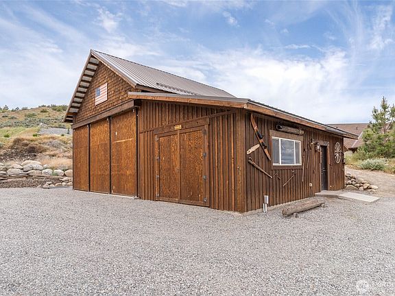 3rd image of 240 Little Butte Ranch Road