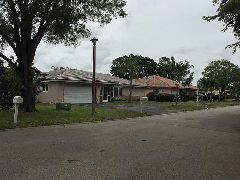 1st image of 11003 Glenwood Dr