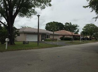 11003 Glenwood Dr, Coral Springs, FL 33065