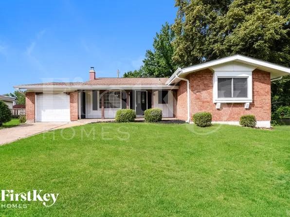 4872 Bristol Rock Rd, Florissant, MO 63033
