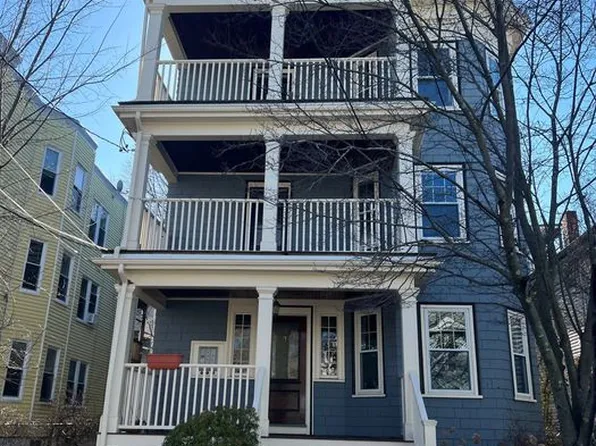 7 Lewis St #1, Somerville, MA 02143
