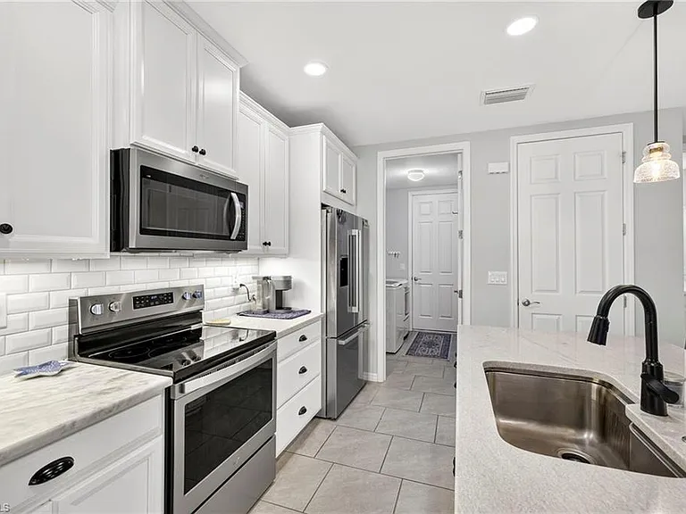 14582 Edgewater Cir — Photo 7
