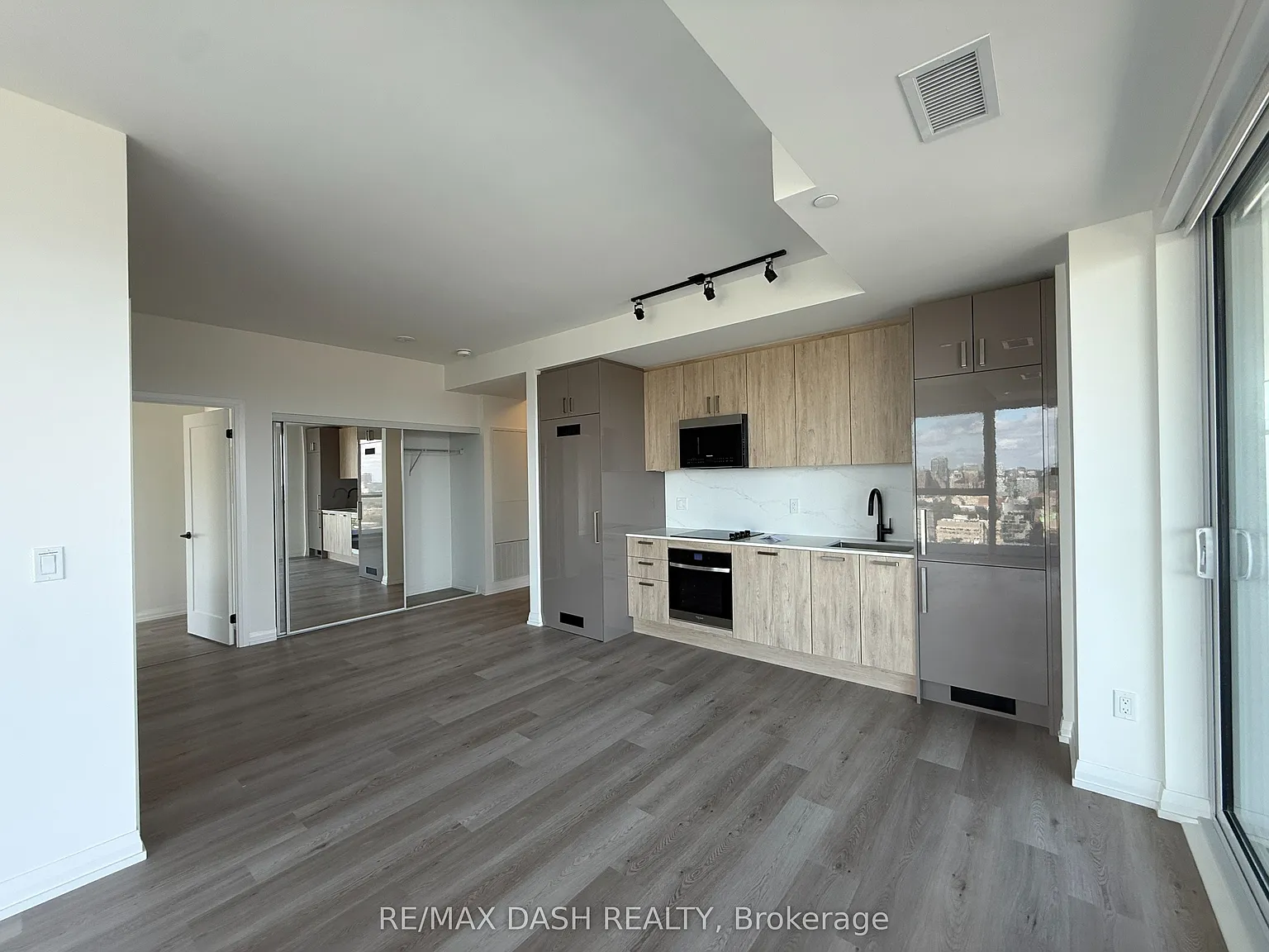 3 bed, $4,440 — Photo 3