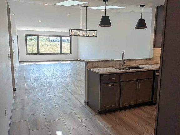 2nd image of 1517 Blaines Way