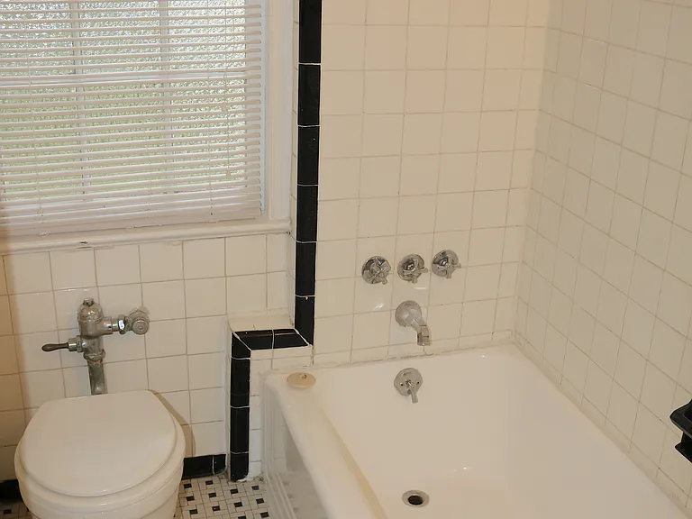 2827 Thornhill Rd — Photo 33