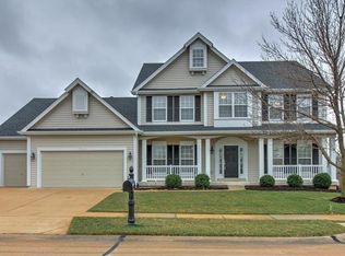 17643 Westhampton Woods Dr, Chesterfield, MO 63005