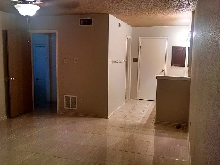1810 Highland Mist Ln #4 — Photo 2