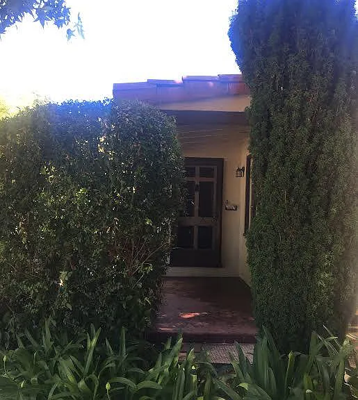1098 Hazelwood Ave — Photo 3