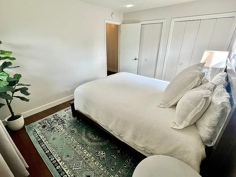 1821 Johnson St NE — Photo 7