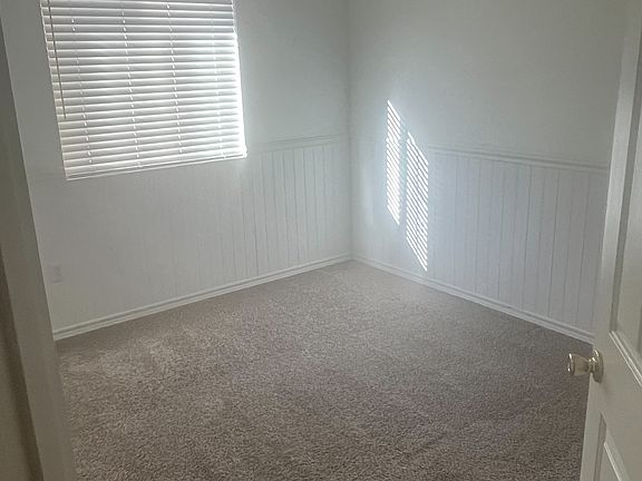 5th image of 504 Esplanade Cir