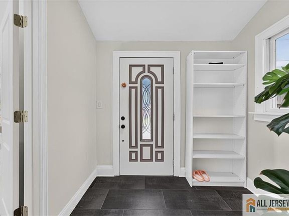 5th image of 59 Lloyd St