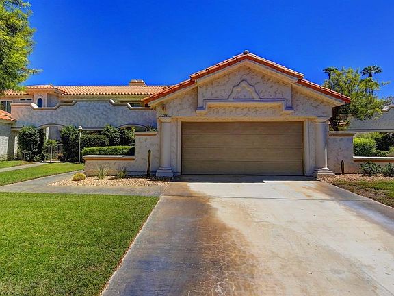 End unit - 2 story with mountain views