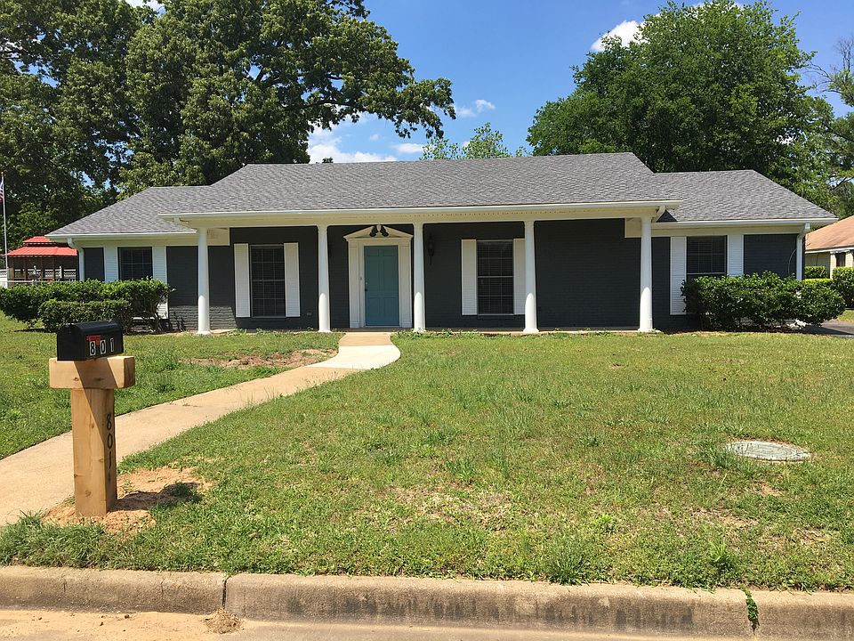 1st image of 801 Oakwood Dr