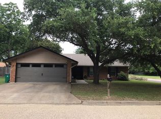 1501 N Harding Ave, Cameron, TX 76520