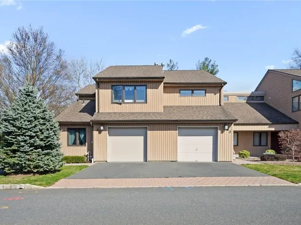 65 Contempra Circle, Tappan, NY 10983