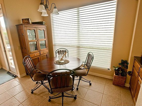 5th image of 3234 Medaris Ln