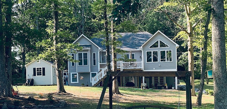 1st image of 366 Lake Caroline Dr