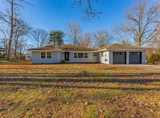 3404 Oak Hill Rd, Evansville, IN 47711