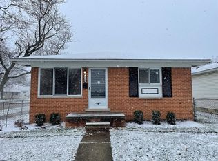 168 Massoit St, Clawson, MI 48017