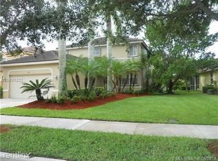 573 Live Oak Ln, Weston, FL 33327