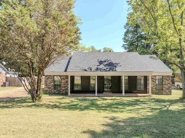 3010 Falkirk Rd, Memphis, TN 38128