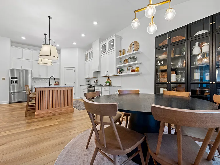 10810 Cornell St — Photo 12