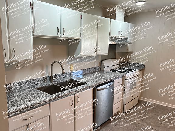 4th image of 1860 Ridgefield Ave