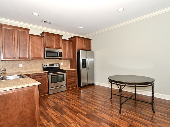 5th image of 2001 A Leighton Dr #A