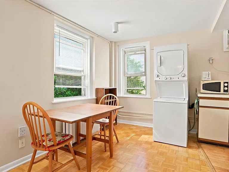 715 Pine St #2 — Photo 4