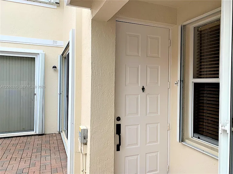 1130 Buttonwood Ln #- — Photo 12