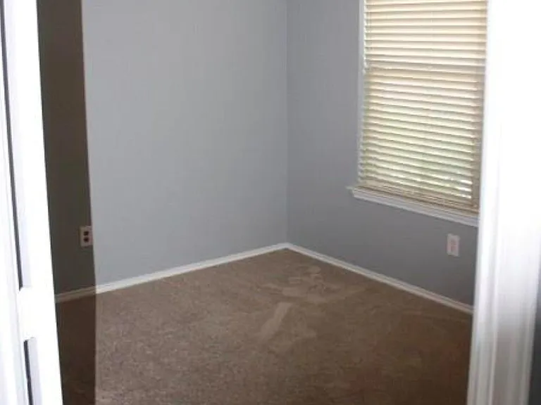 1120 Apollo Cir — Photo 4