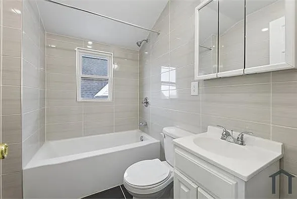 240 Broadway #5 — Photo 8