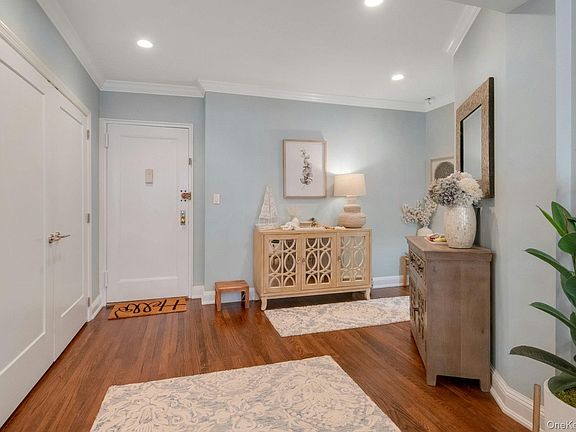 5th image of 101 Old Mamaroneck Road #2C5
