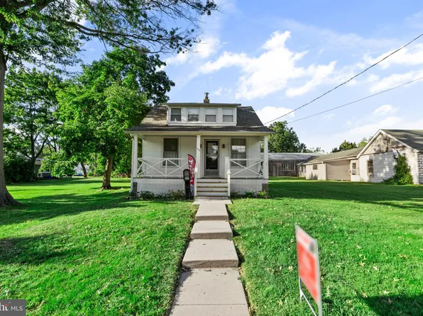 33 Williamson Ave, Fallsington, PA 19054